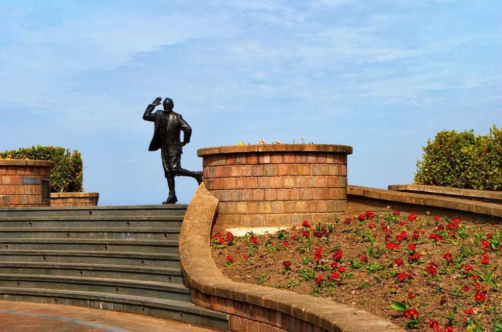 The Morecambe Bay Hotel Экстерьер фото
